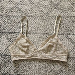 Ivory lace brallette. Aerie. Med